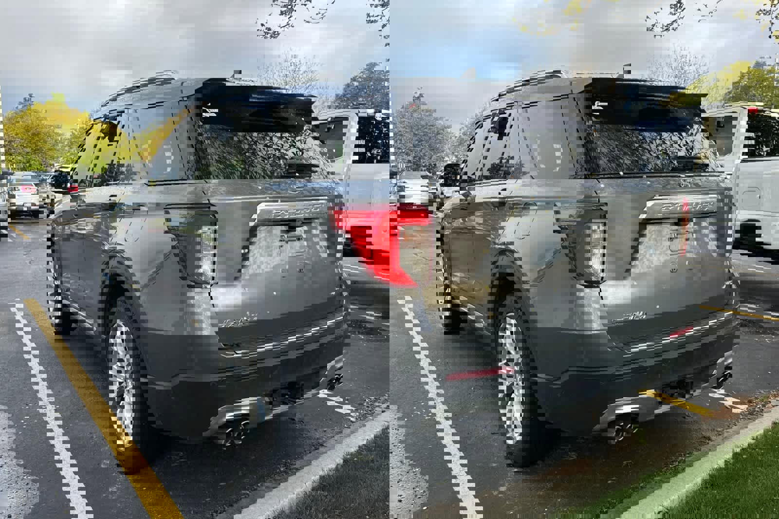 Certified 2022 Ford Explorer Platinum w/ Equipment Group 601A image 6