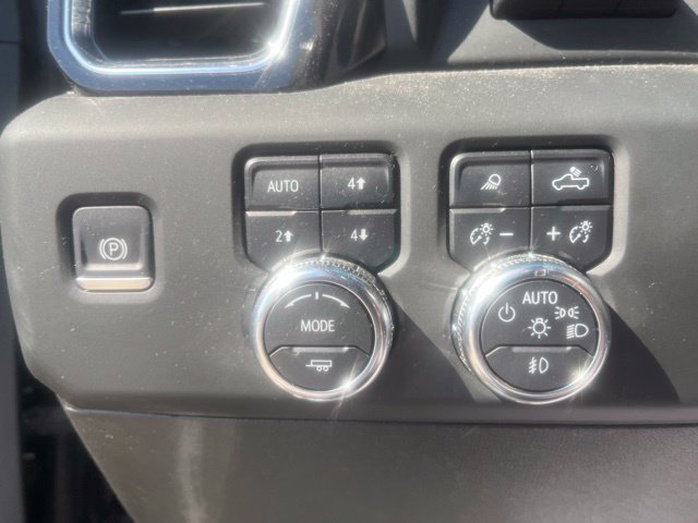Used 2024 GMC Sierra 2500 Denali w/ Denali Reserve Package AWD/4WD image 12
