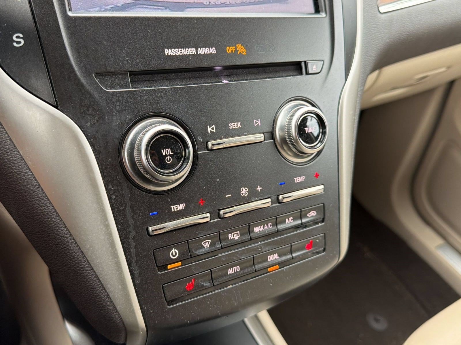 Used 2019 Lincoln MKC Select w/ Select Plus Package FWD image 18