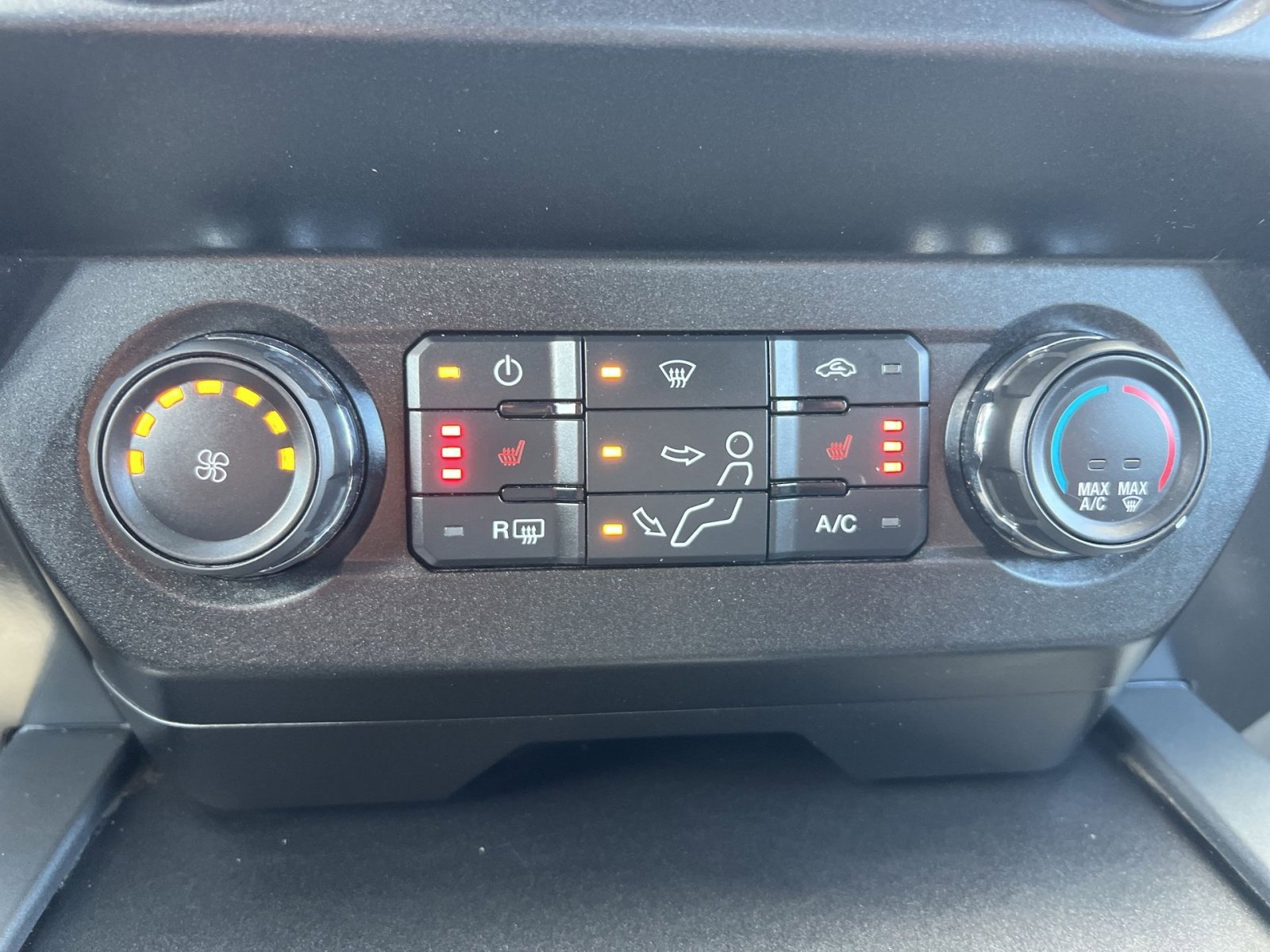 Used 2020 Ford F350 XLT w/ XLT Premium Package image 21