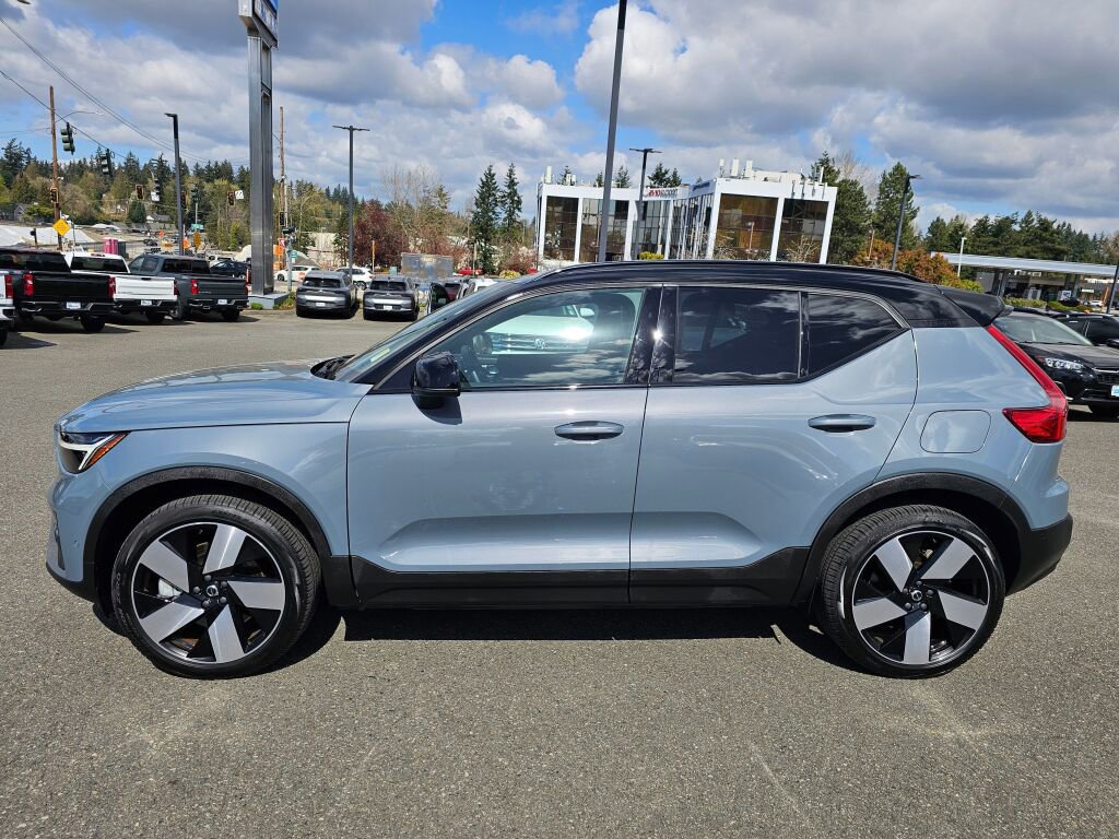 Used 2023 Volvo XC40 Recharge Ultimate image 8