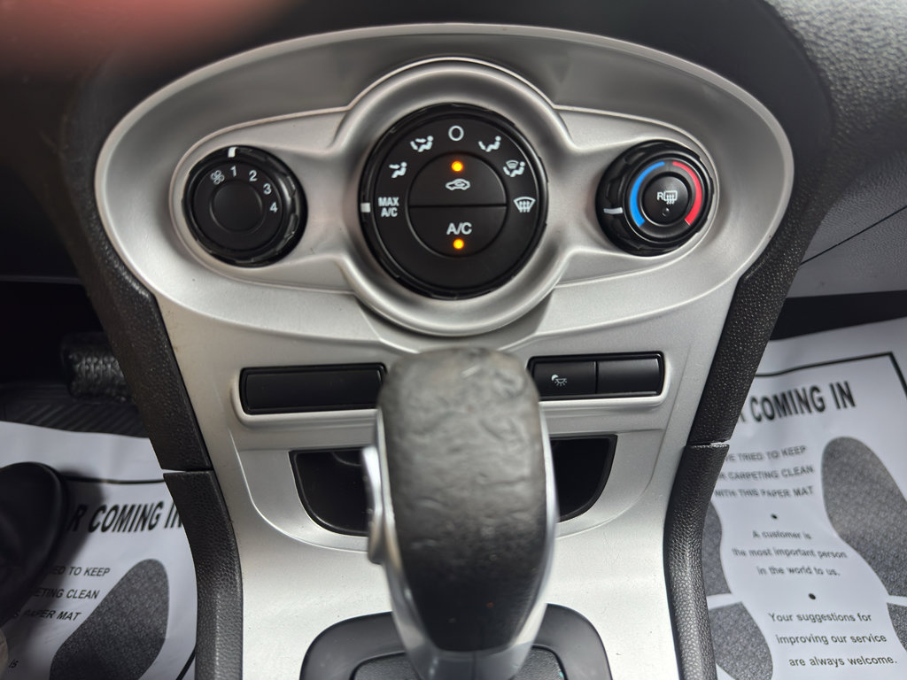 Used 2015 Ford Fiesta SE FWD image 14