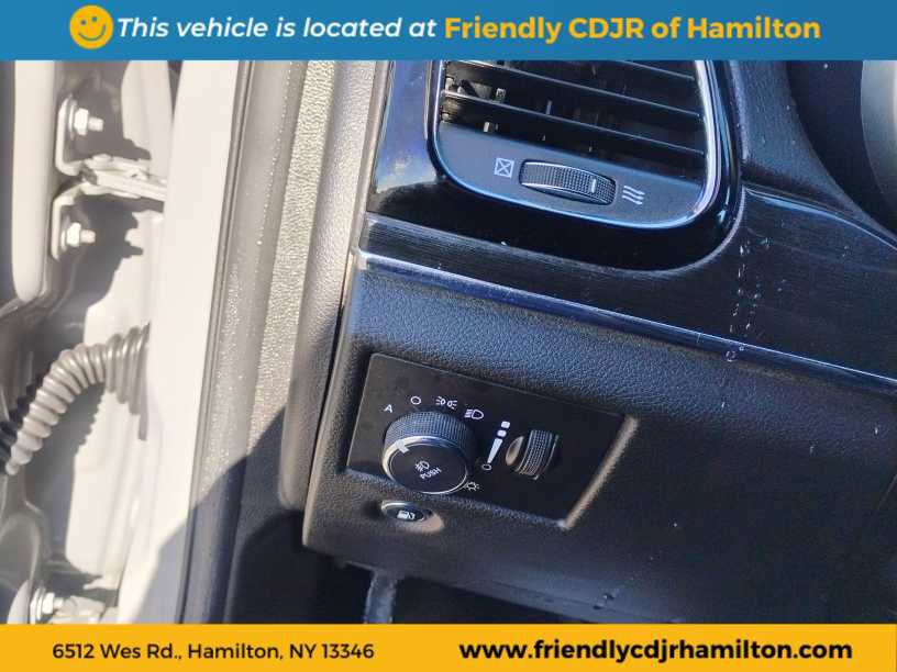 Used 2019 Jeep Grand Cherokee Trailhawk w/ Trailhawk Luxury Group image 15