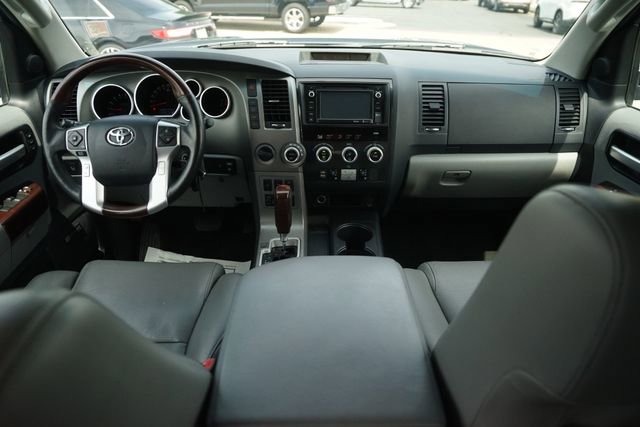 Used 2015 Toyota Sequoia Platinum AWD/4WD image 21