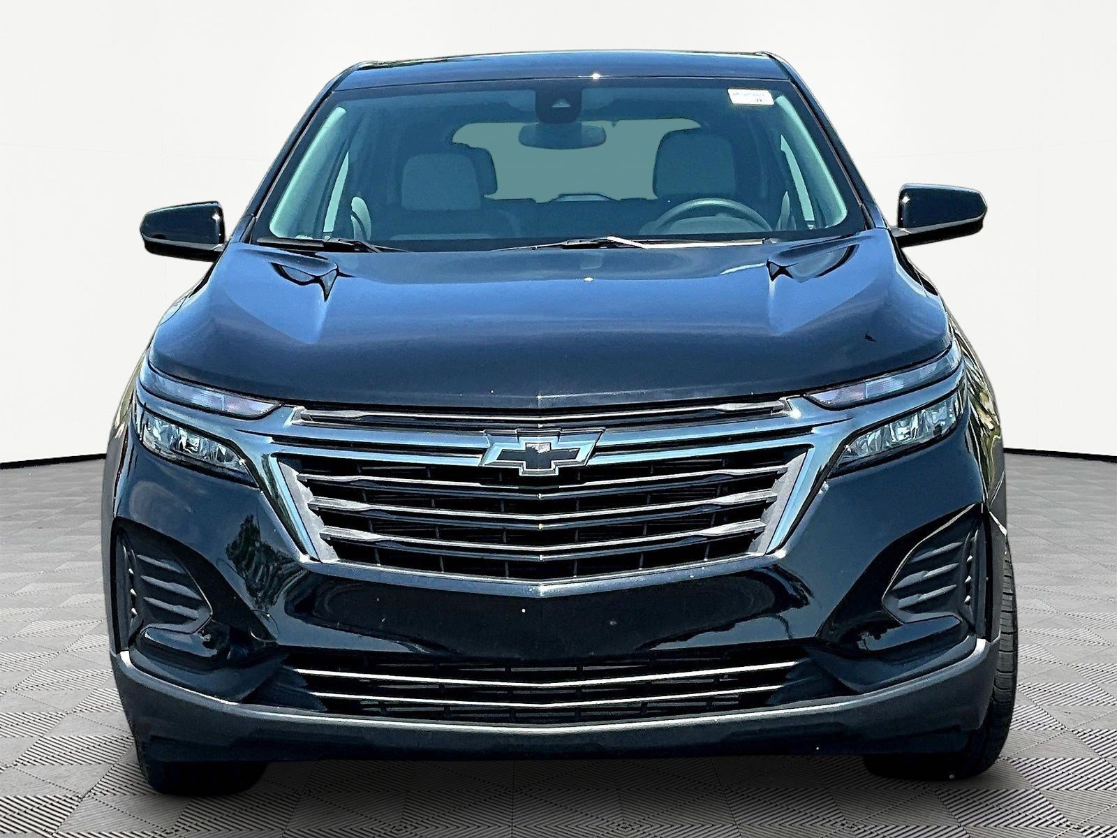 Used 2024 Chevrolet Equinox LS w/ Midnight Edition FWD image 2