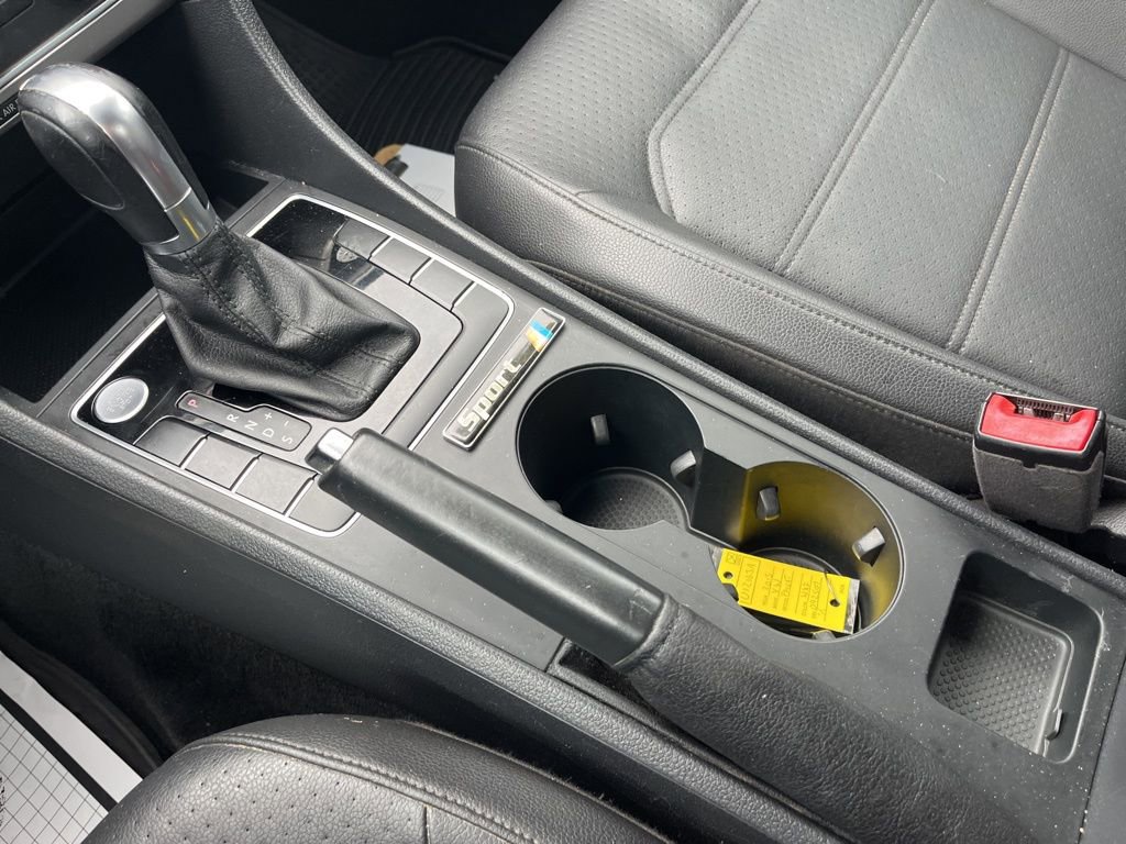 Used 2015 Volkswagen Passat 1.8T Limited Edition image 18