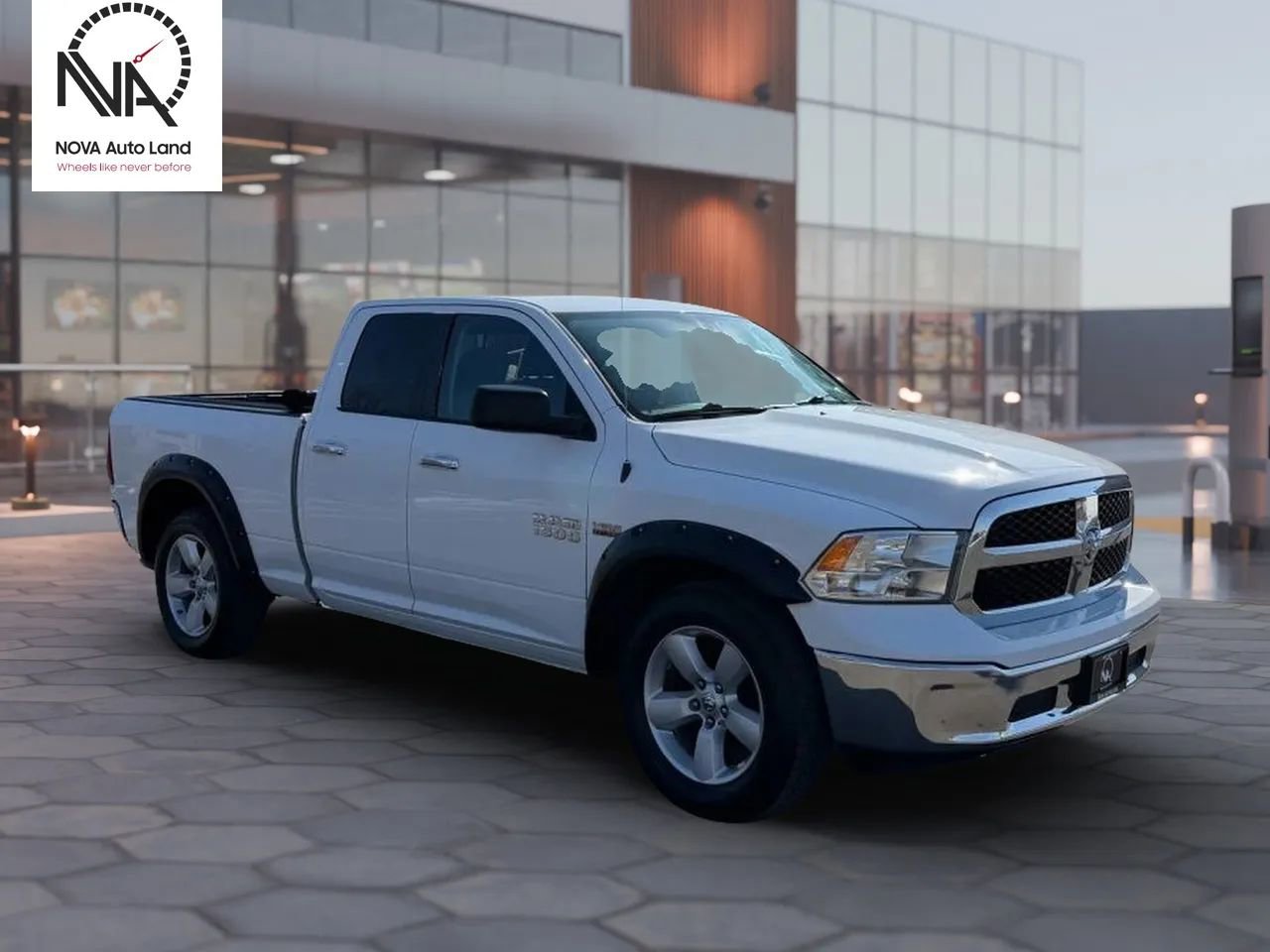 Used 2017 RAM 1500 Classic SLT AWD/4WD image 7