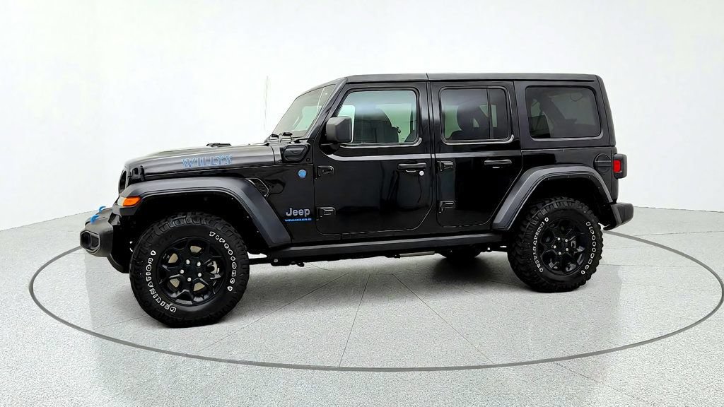 Used 2023 Jeep Wrangler Unlimited w/ Cold Weather Group AWD/4WD image 8