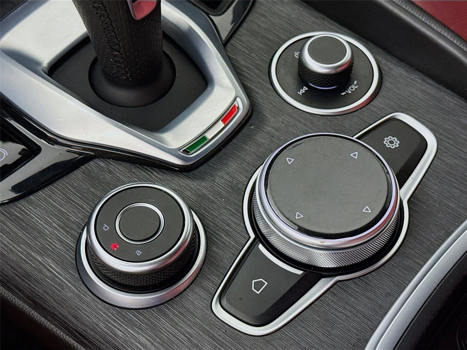 Used 2023 Alfa Romeo Giulia Sprint image 13