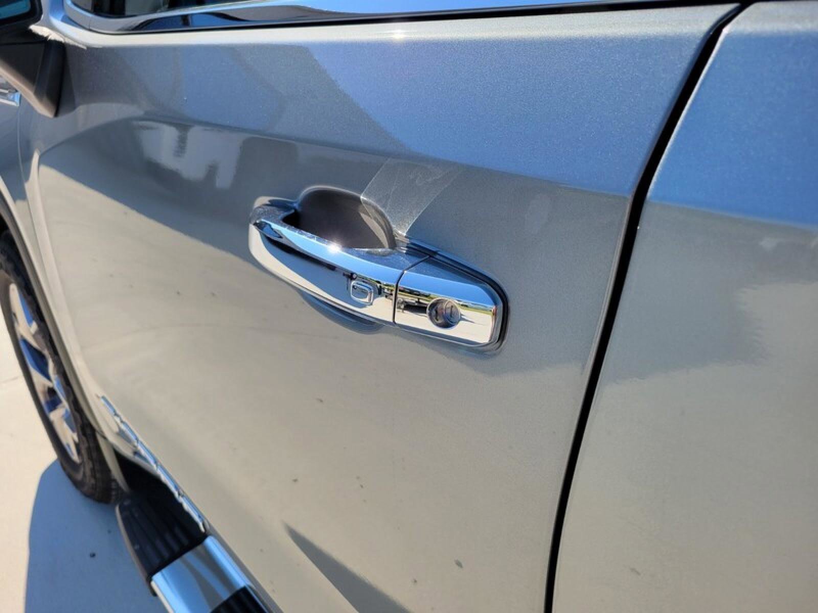 New 2026 GMC Sierra 1500 SLT w/ SLT Premium Plus Package image 9