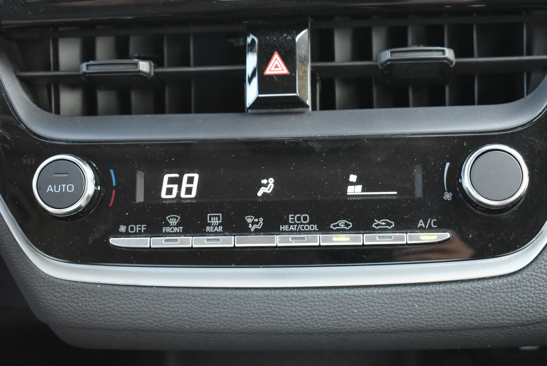 Used 2024 Toyota Corolla LE FWD image 27