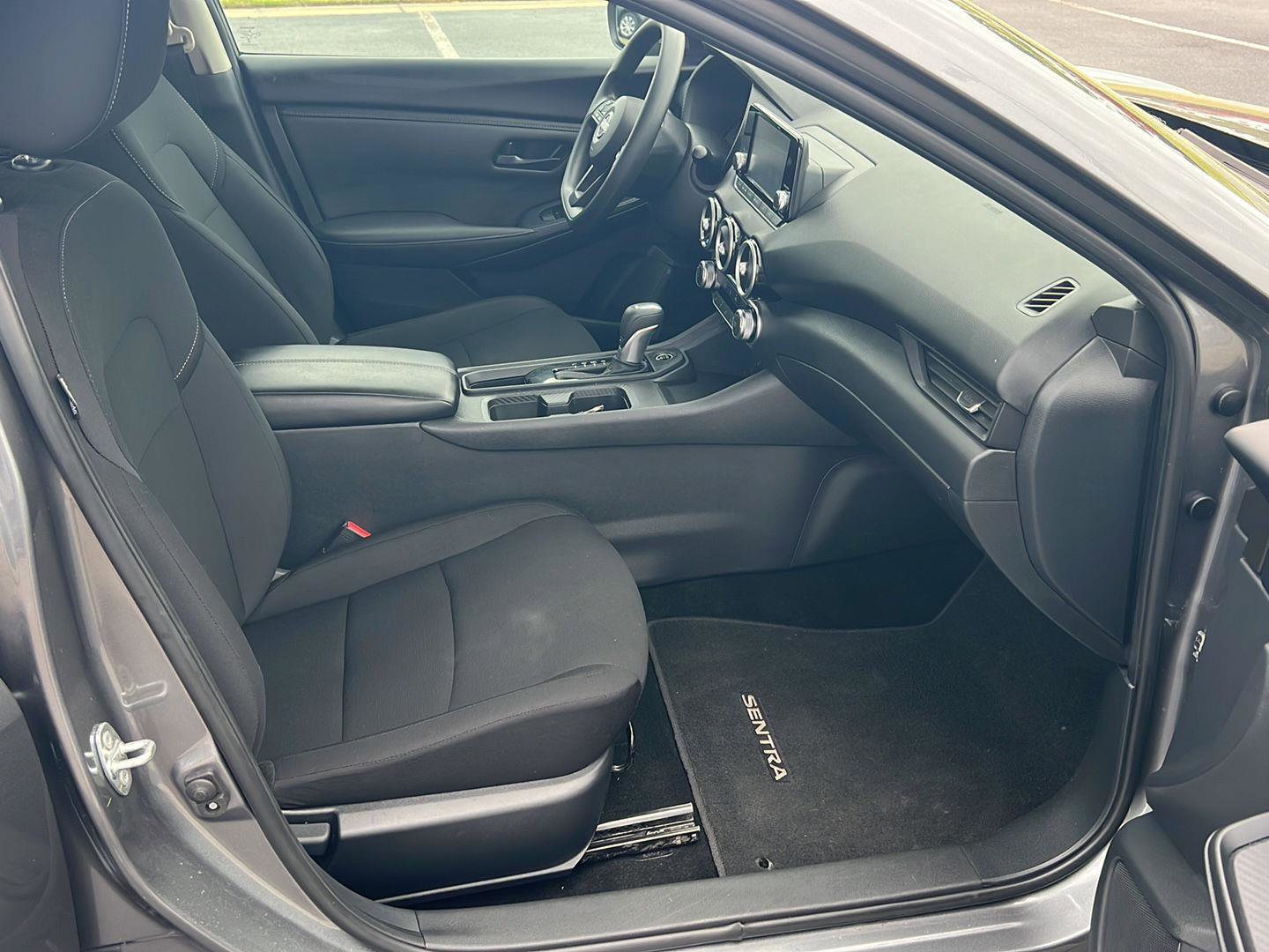 Used 2025 Nissan Sentra S image 13