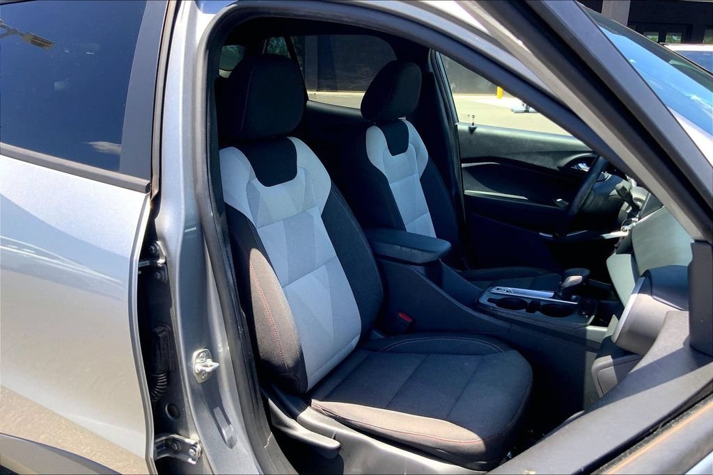Used 2024 Chevrolet Trax RS FWD image 8