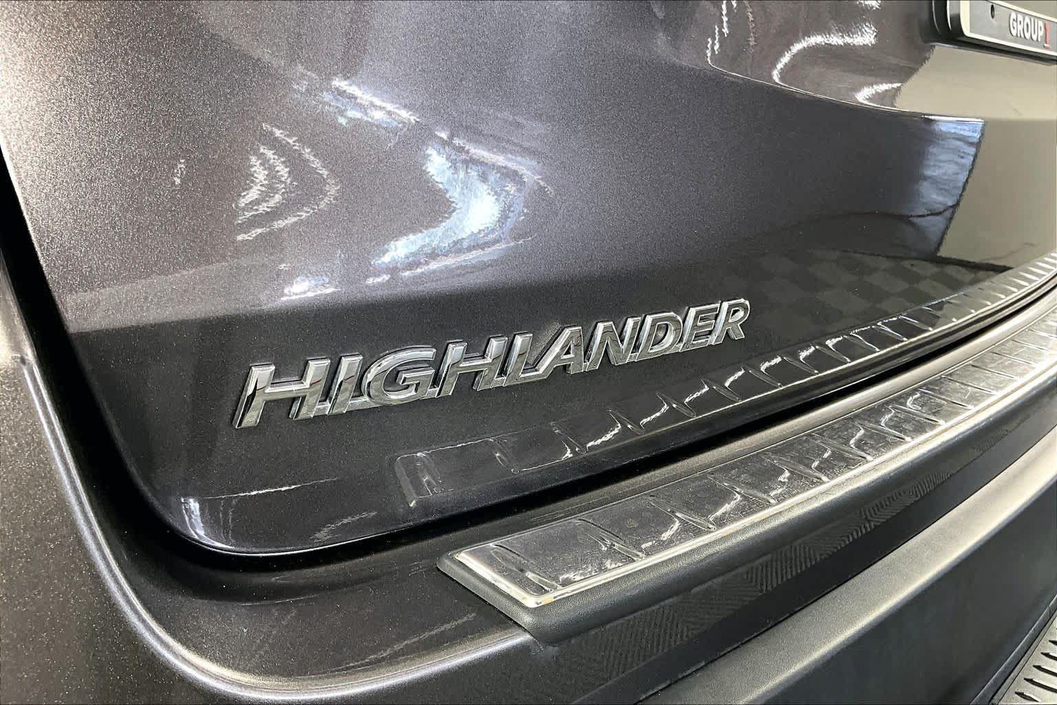 Used 2019 Toyota Highlander XLE AWD/4WD image 29