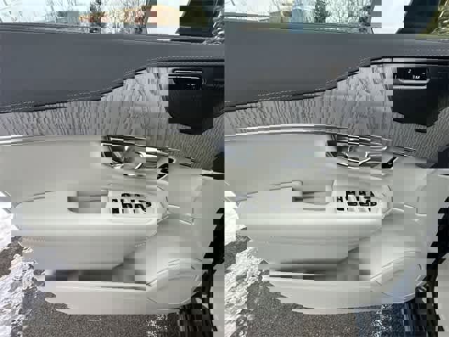 Used 2025 Volvo XC90 B6 Ultra image 18