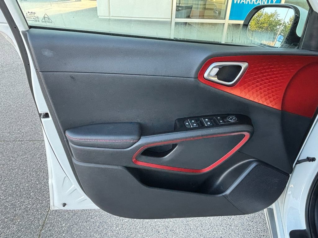 Used 2023 Kia Soul GT-Line image 24
