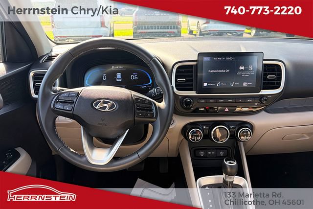 Used 2024 Hyundai Venue SEL FWD image 6