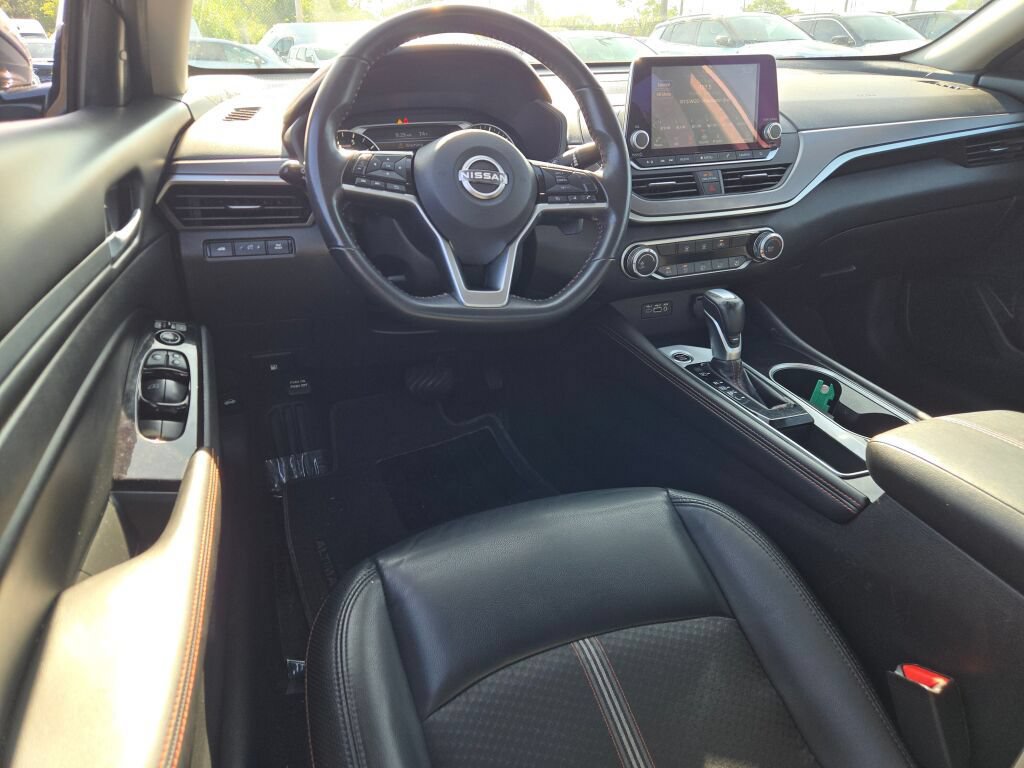 Used 2024 Nissan Altima 2.5 SR FWD image 7