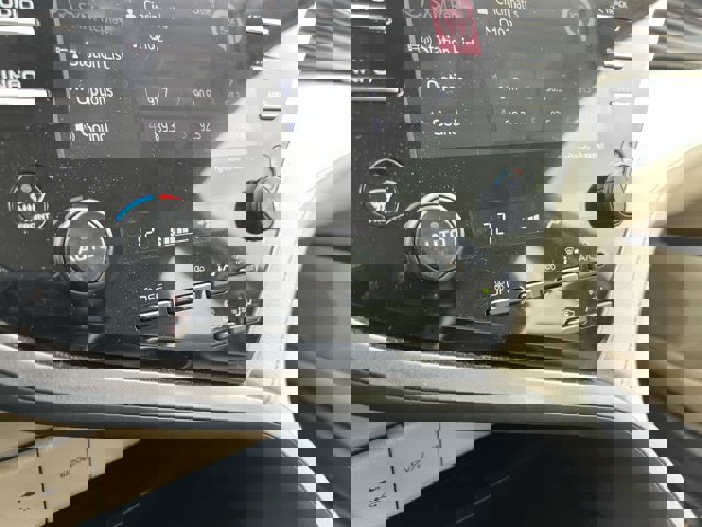 Used 2018 Toyota Camry XLE image 11