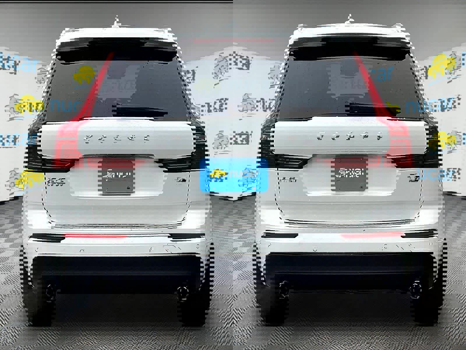 Used 2019 Volvo XC60 T6 Momentum w/ Multimedia Package image 5