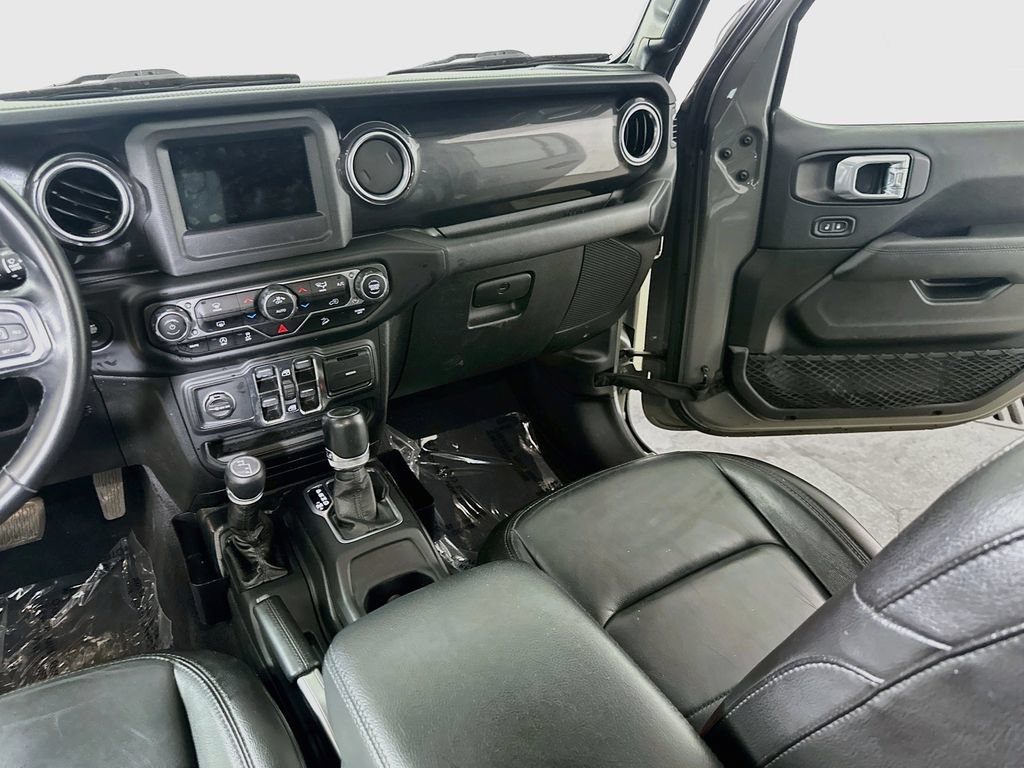 Used 2021 Jeep Wrangler Unlimited Sahara AWD/4WD image 21