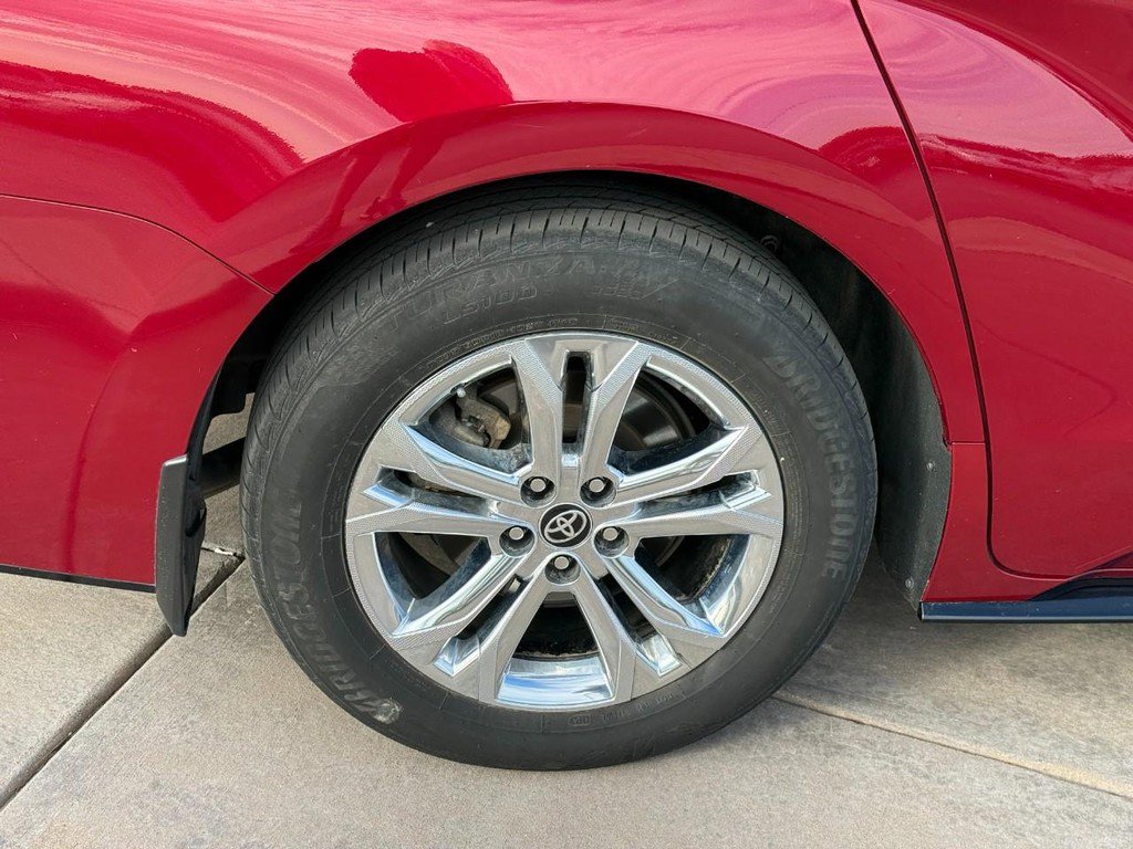 Certified 2023 Toyota Sienna Platinum AWD/4WD image 13