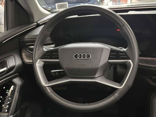 Used 2025 Audi Q5 Premium w/ Convenience Package AWD/4WD image 17