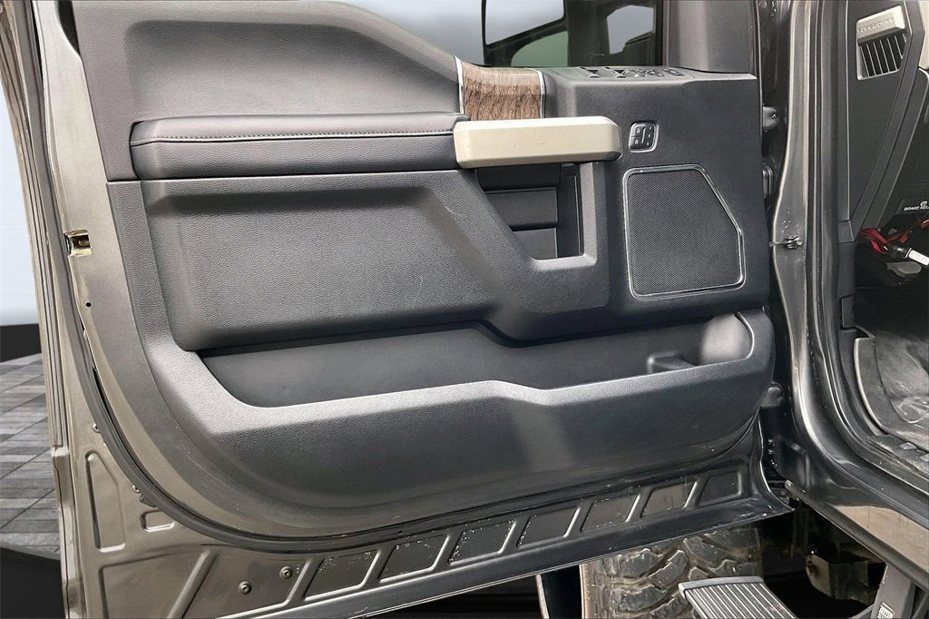 Used 2017 Ford F250 Lariat w/ Lariat Value Package image 21