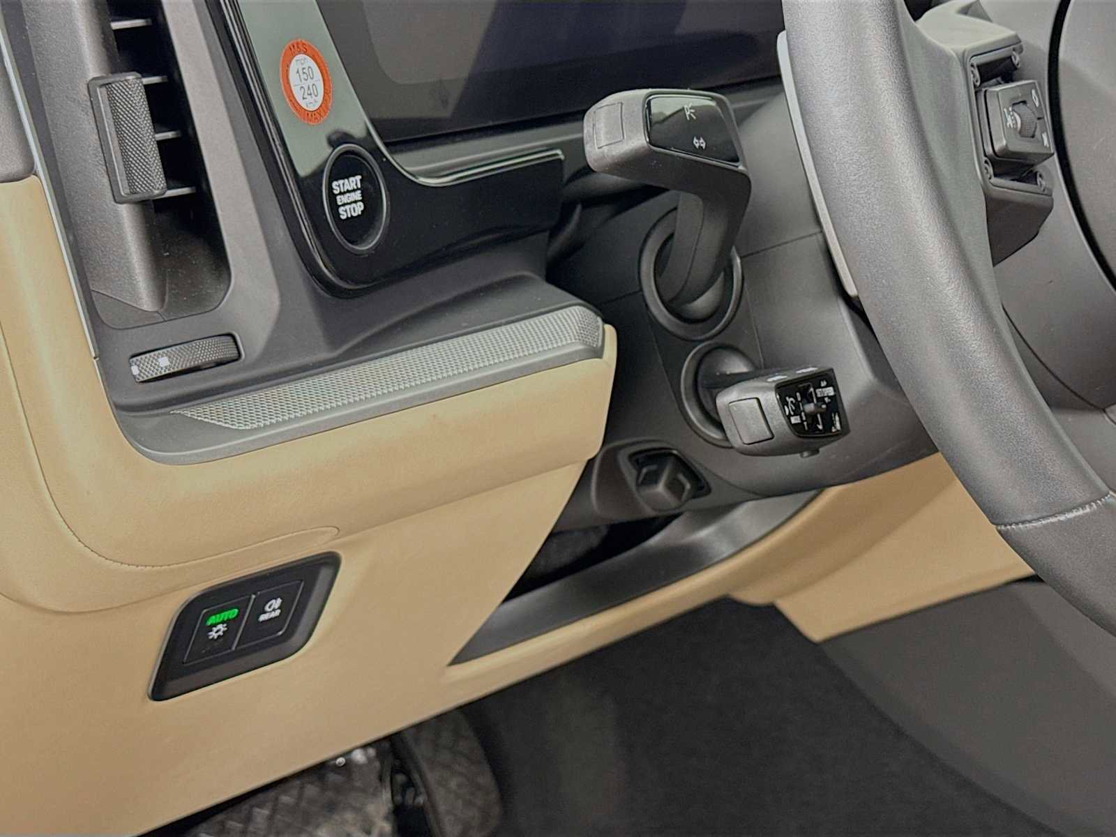 Certified 2025 Porsche Cayenne image 14