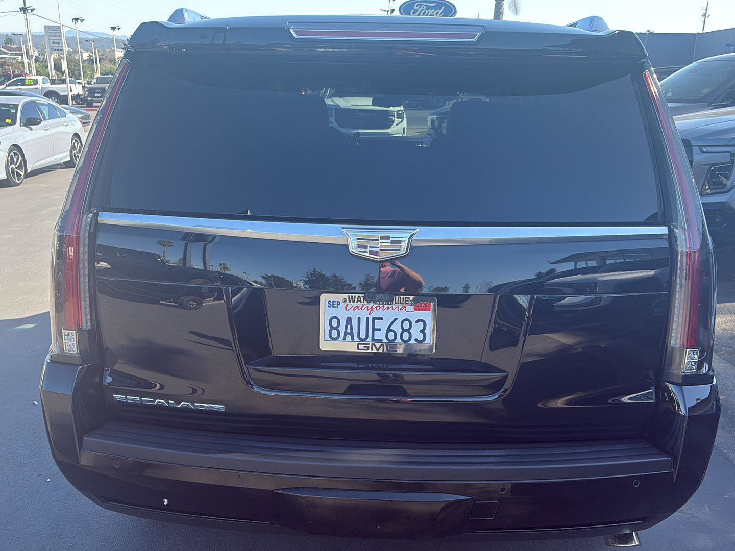 Used 2017 Cadillac Escalade Premium Luxury image 32