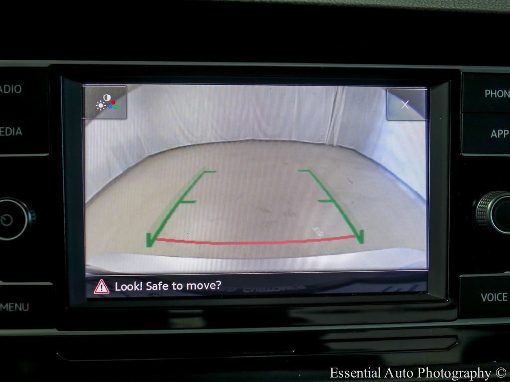 Used 2024 Volkswagen Jetta SE FWD image 16