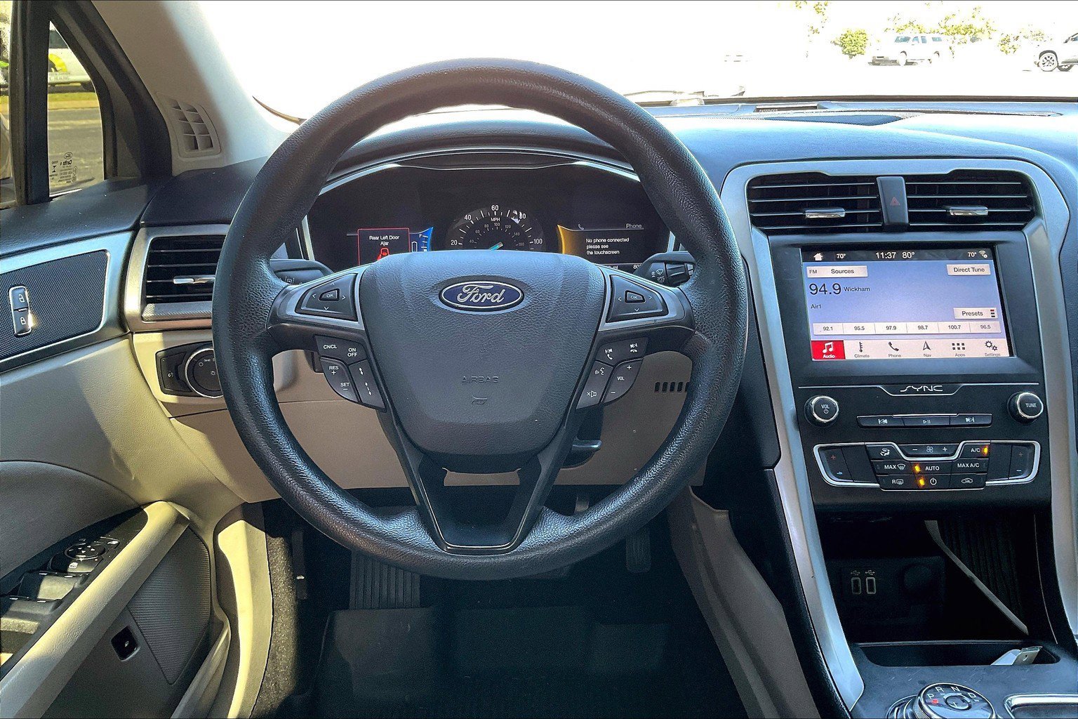 Used 2019 Ford Fusion SE image 5