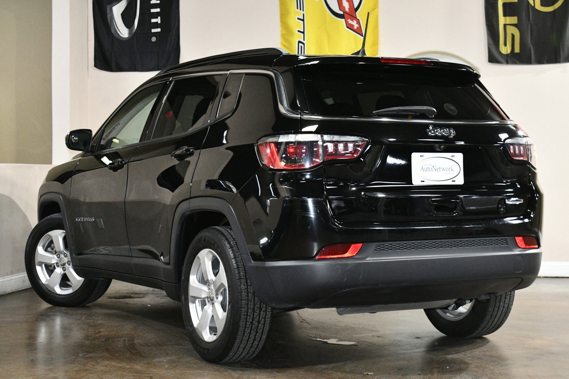 Used 2019 Jeep Compass Latitude w/ Popular Equipment Group image 6