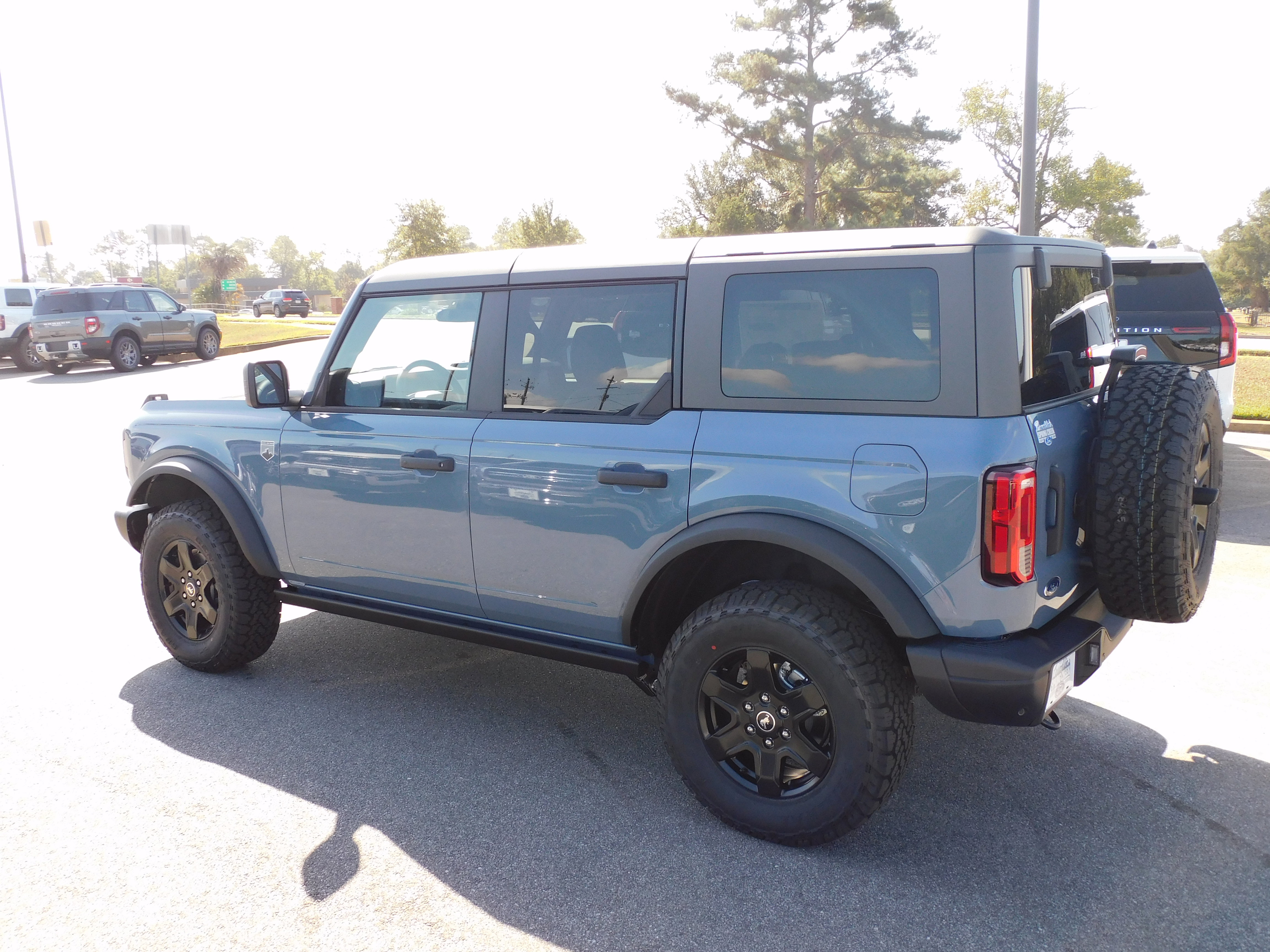 New 2025 Ford Bronco Big Bend w/ Black Diamond Package image 8