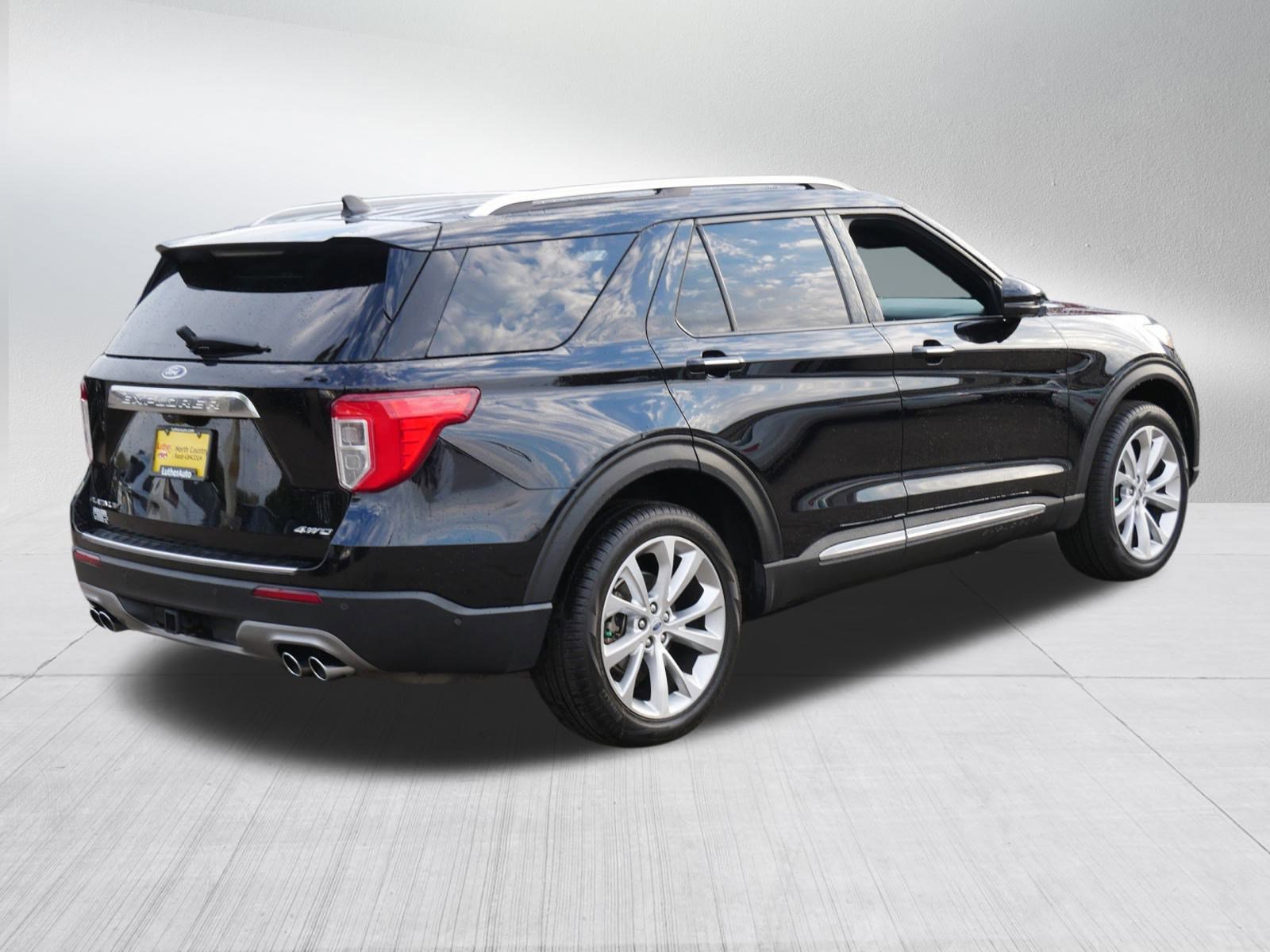 Certified 2022 Ford Explorer Platinum w/ Equipment Group 601A image 8