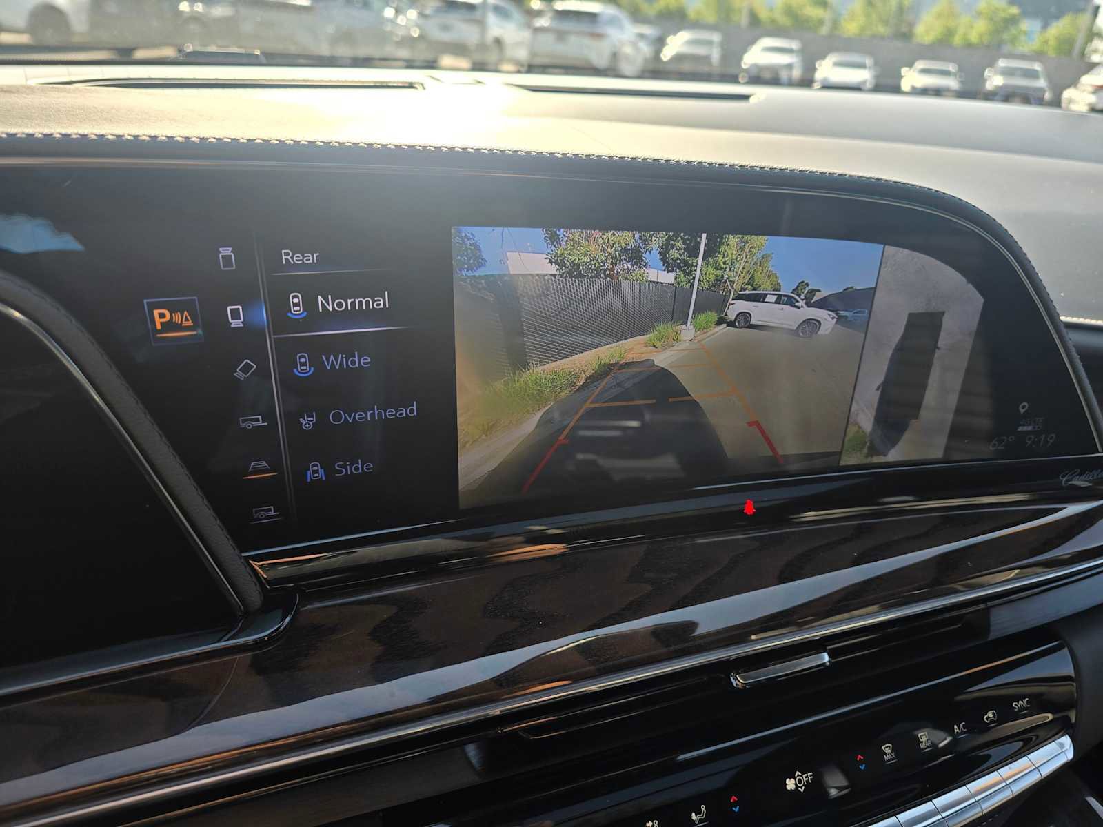 Used 2024 Cadillac Escalade ESV Premium Luxury Platinum image 30