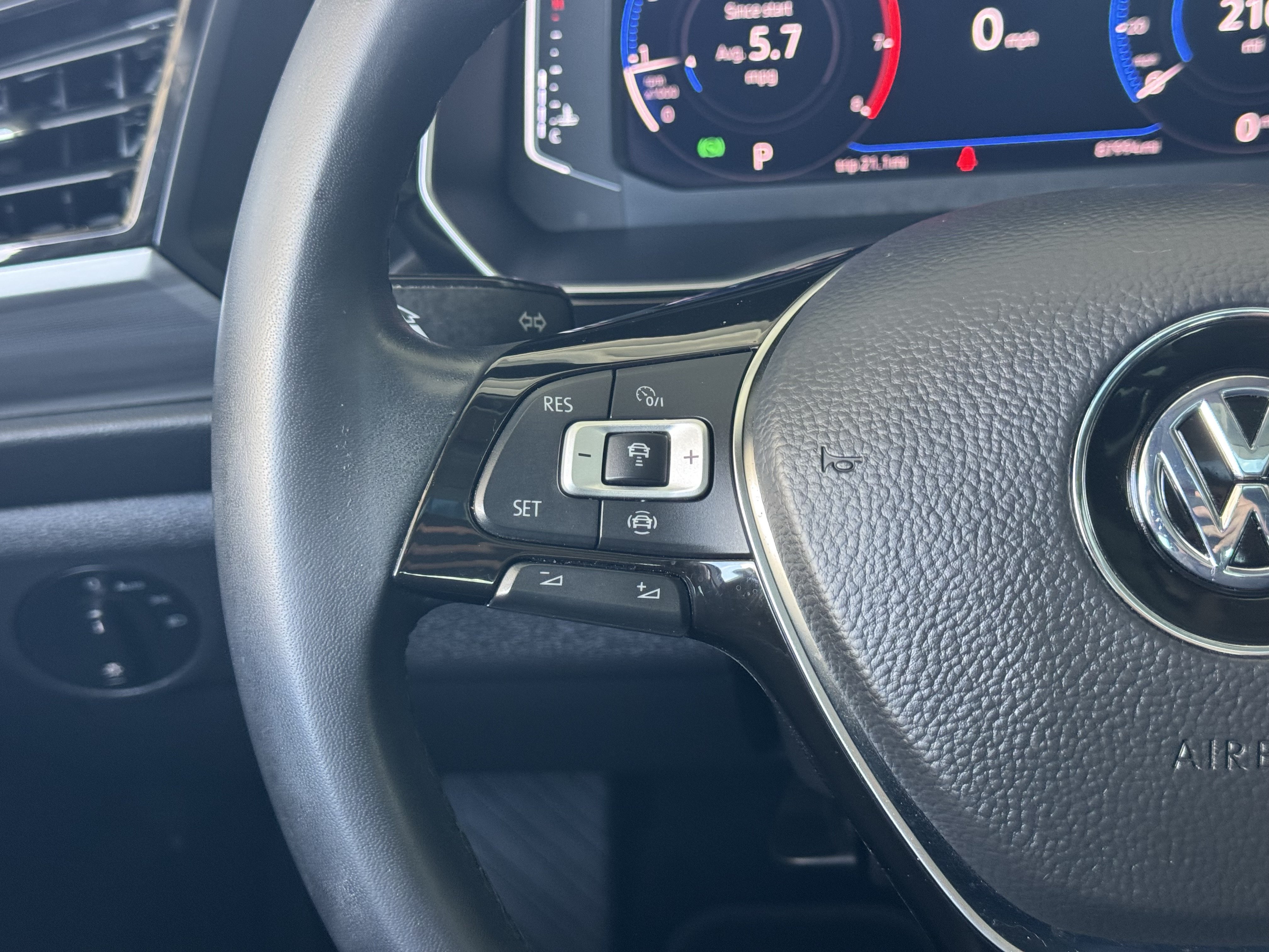 Used 2019 Volkswagen Jetta SEL FWD image 31