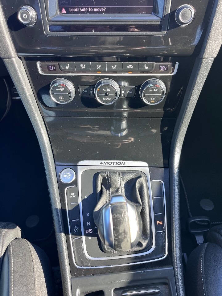 Used 2015 Volkswagen Golf R 4-Door image 31