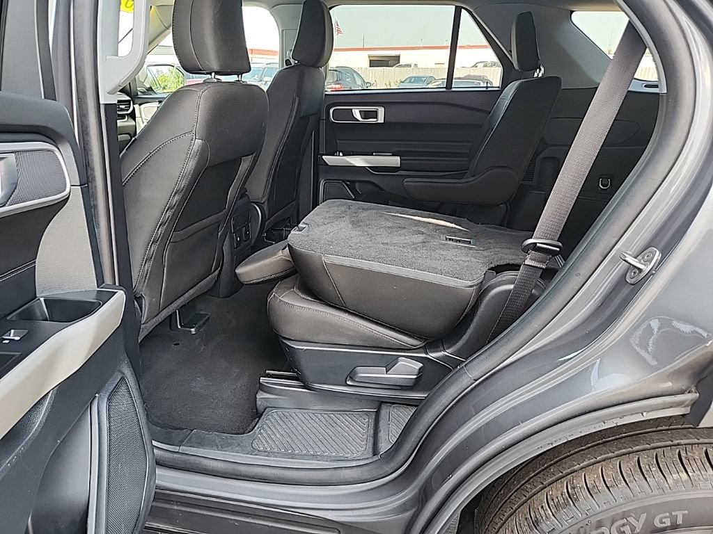 Used 2024 Ford Explorer XLT AWD/4WD image 33