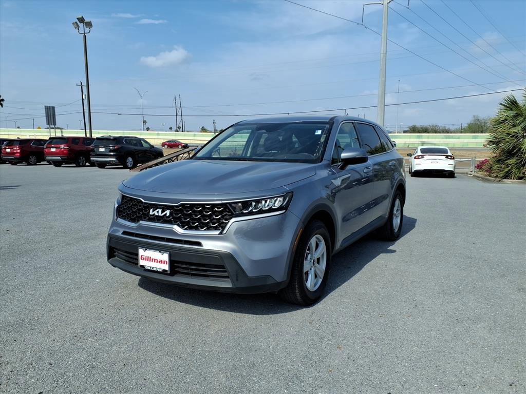 Used 2023 Kia Sorento LX image 4