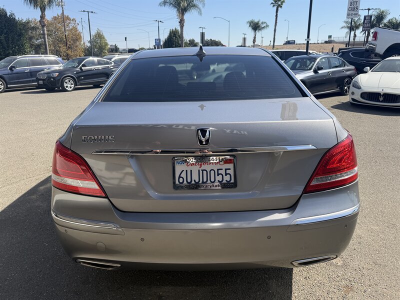 Used 2011 Hyundai Equus Signature RWD image 6