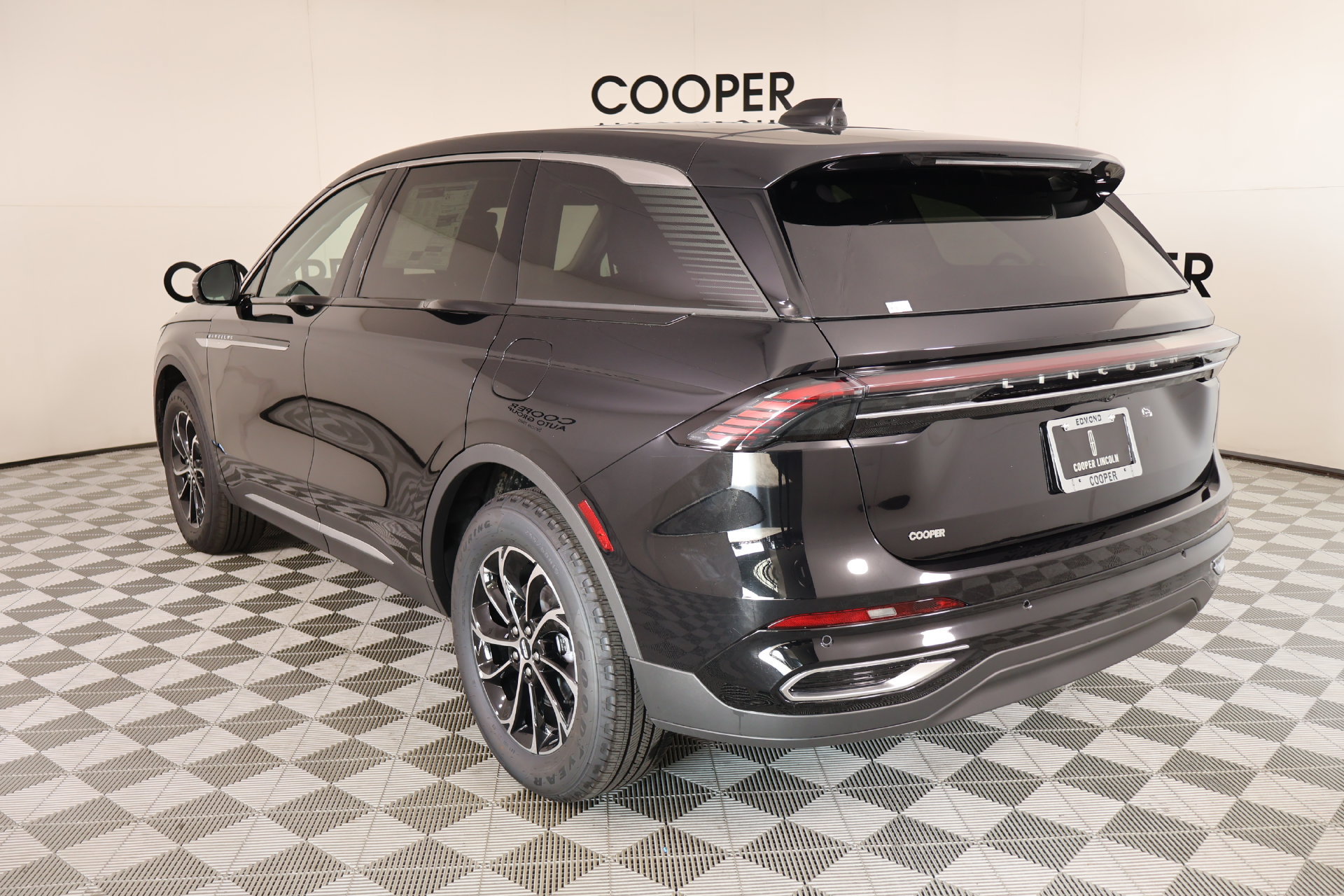 New 2026 Lincoln Nautilus Premier AWD/4WD image 23