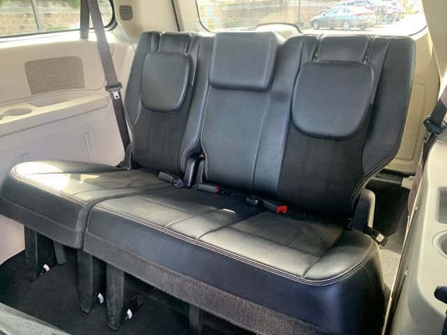 Used 2019 Dodge Grand Caravan SXT image 14