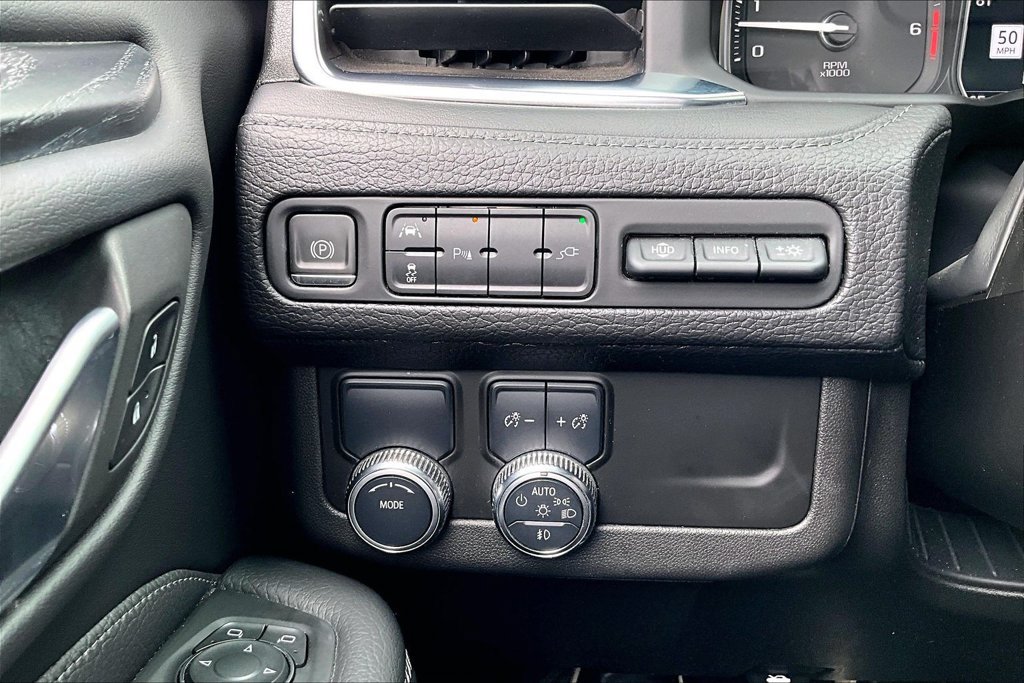 Used 2021 GMC Yukon Denali RWD image 48