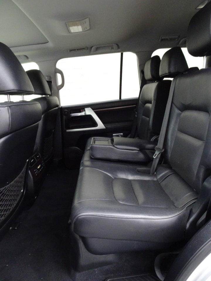 Used 2018 Toyota Land Cruiser image 11