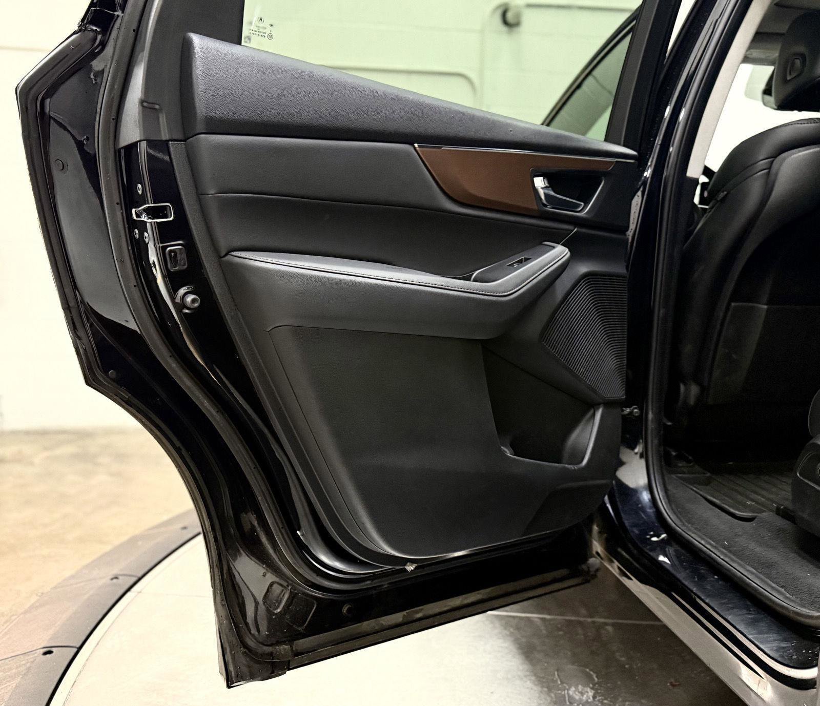 Used 2022 Acura MDX SH-AWD image 14