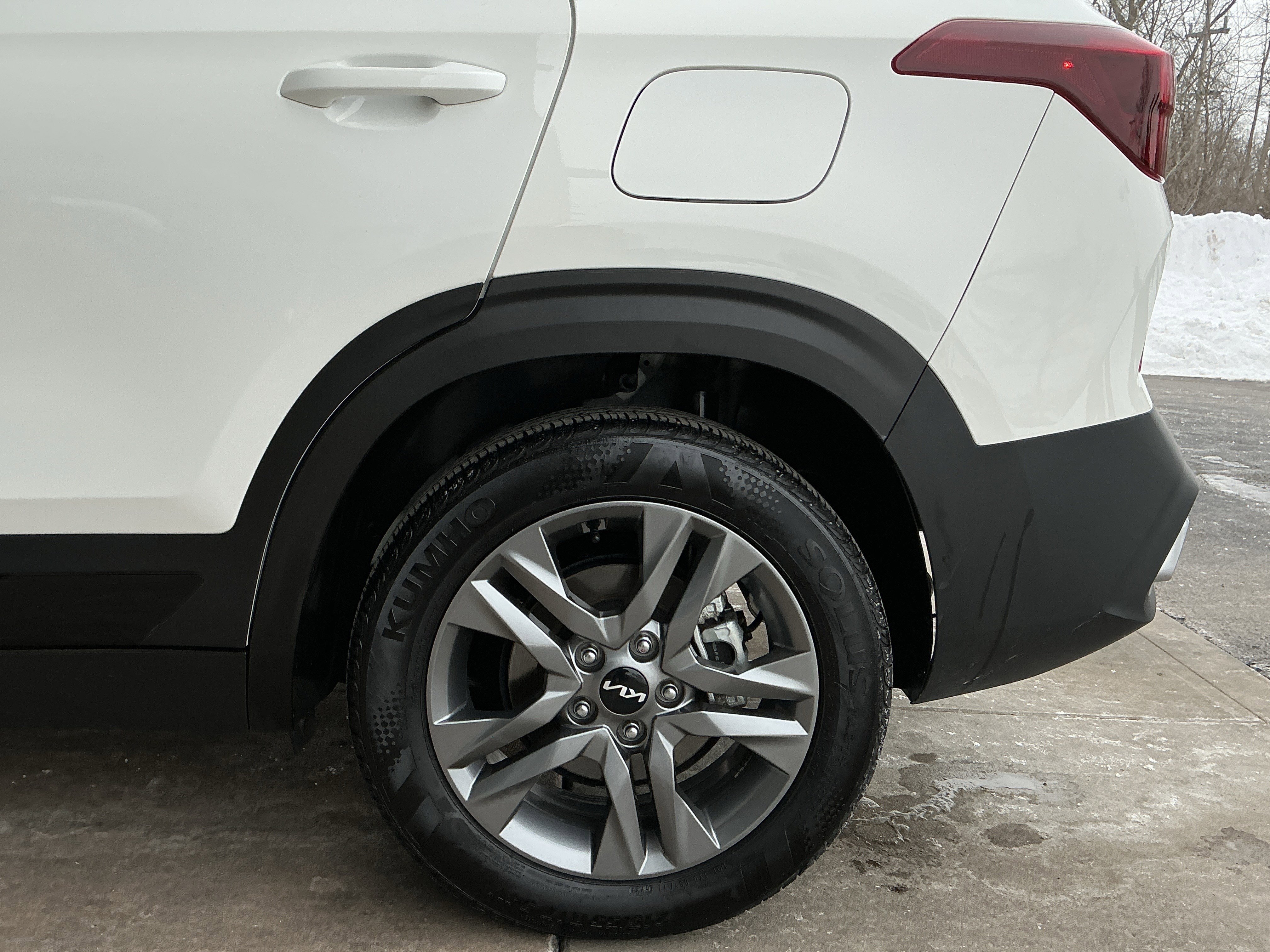 Used 2023 Kia Seltos S w/ Navigation Package image 23