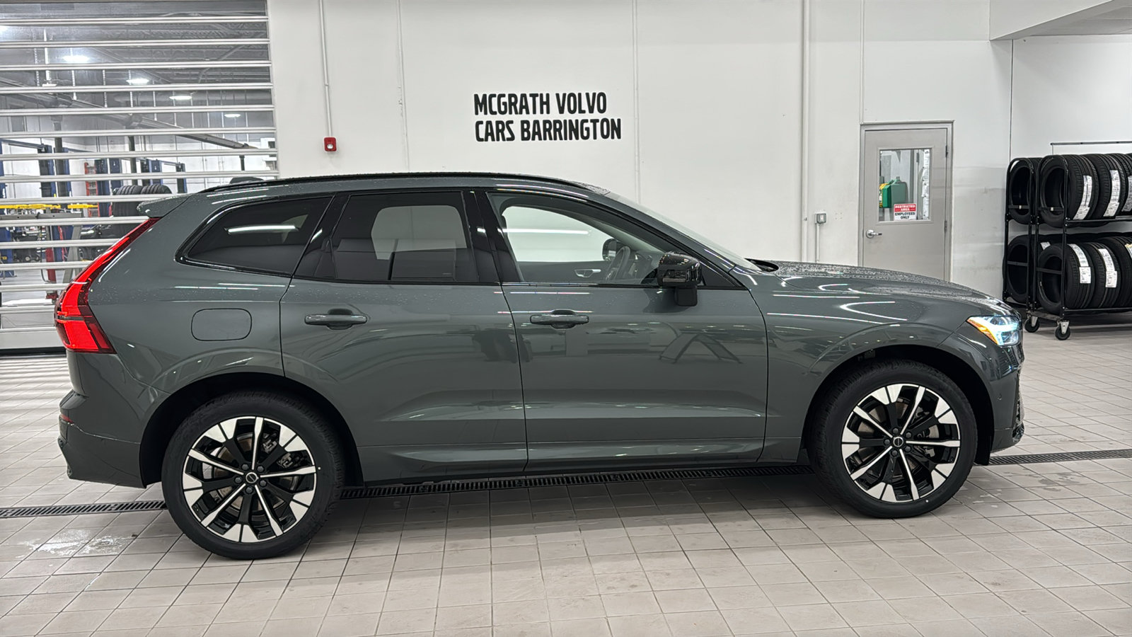 New 2027 Volvo XC60 T8 Plus AWD/4WD image 4