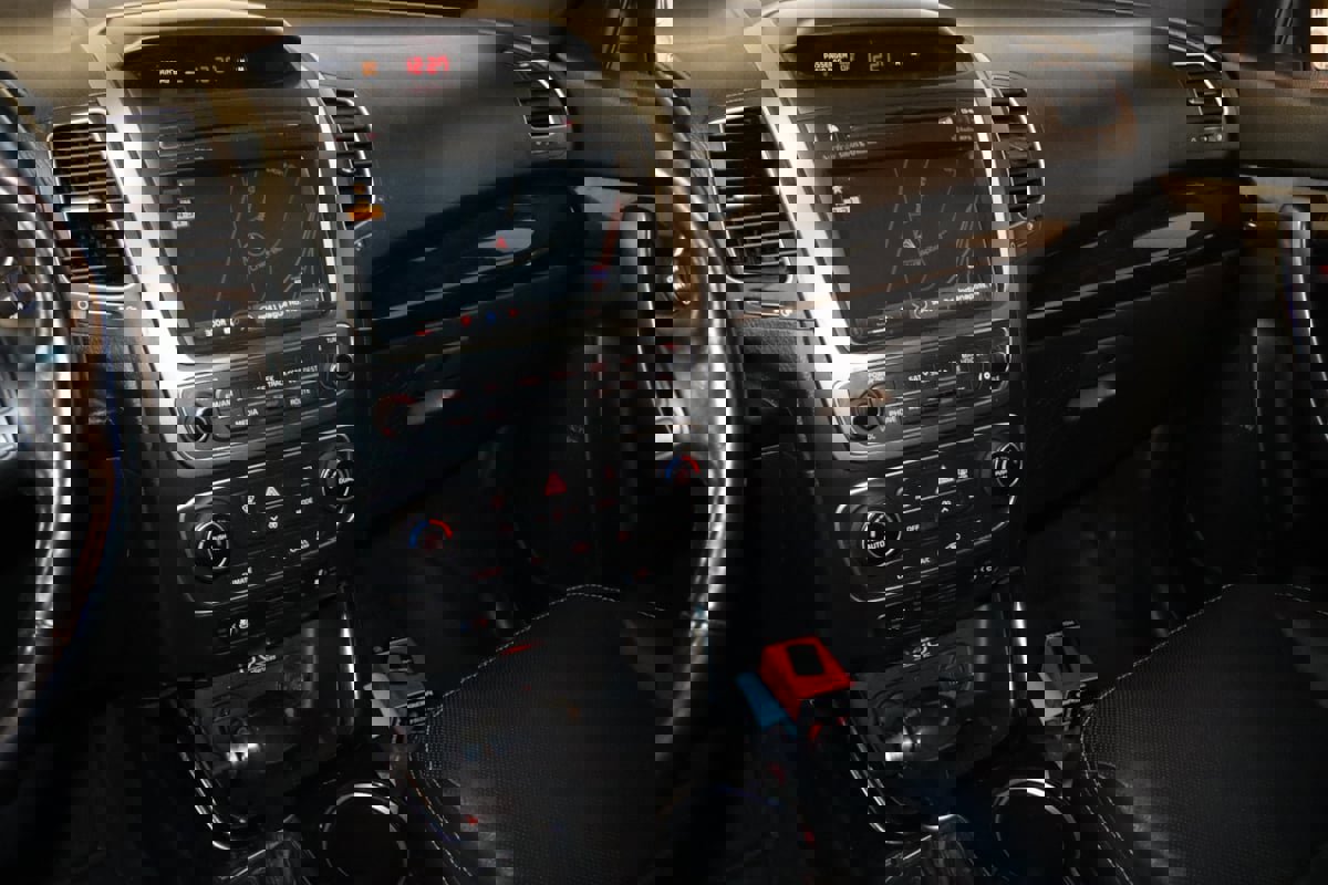 Used 2014 Kia Sorento SX w/ 3rd Row Package image 54