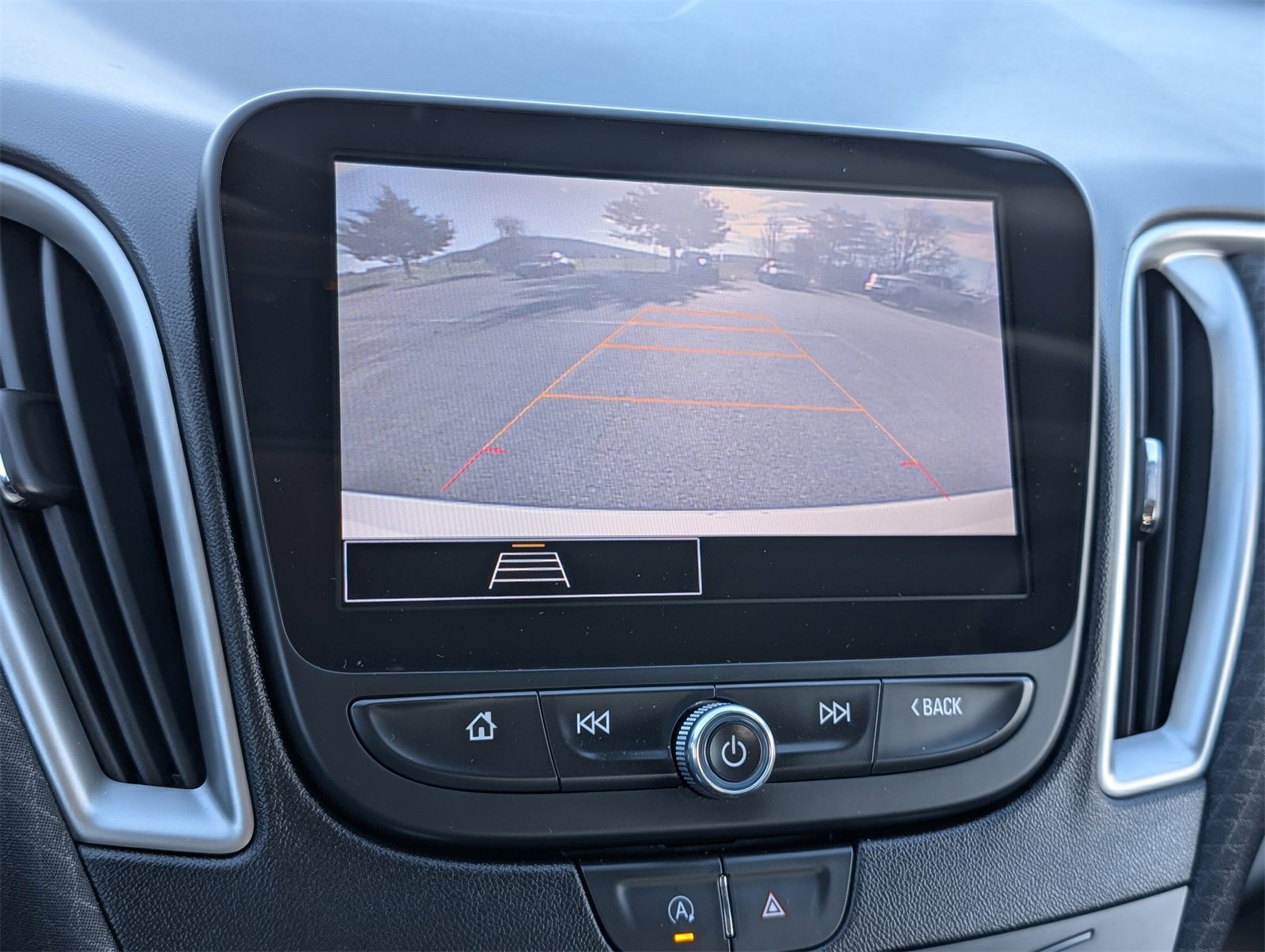 Used 2022 Chevrolet Malibu LS w/ Driver Confidence Package II image 7